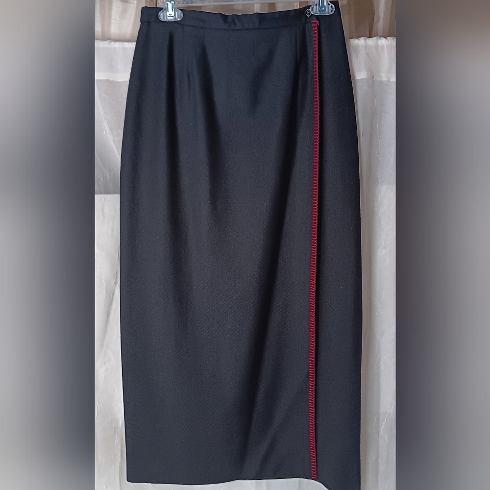Vintage Requirements Women's Size 8 Black Wrap Skirt w/Rose Colored Stitching